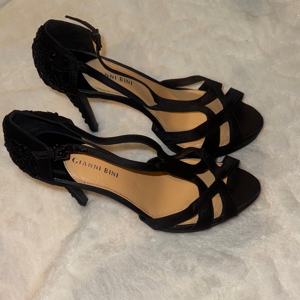 Gianni Bini Black Strappy Heeled Sandals - Picture 5 of 7